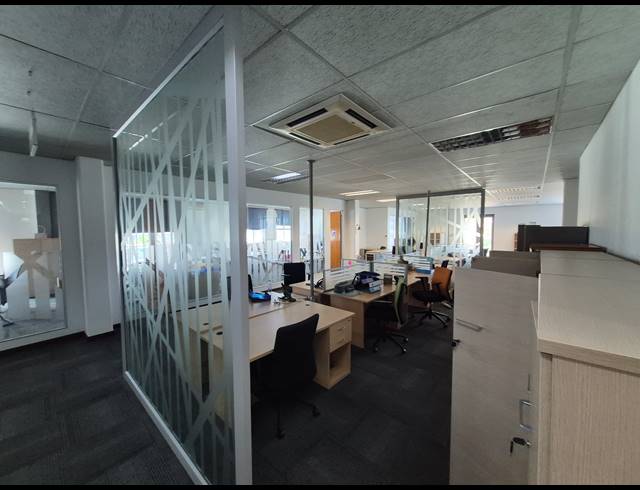 584M² OFFICE TO LET IN BRUMA
